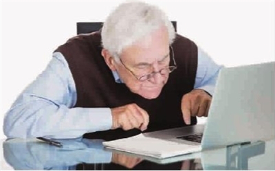 戴傳統(tǒng)老花鏡看遠一片模糊，老花鏡怎么配？