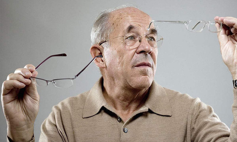 怎么配老花眼鏡，要驗光嗎？